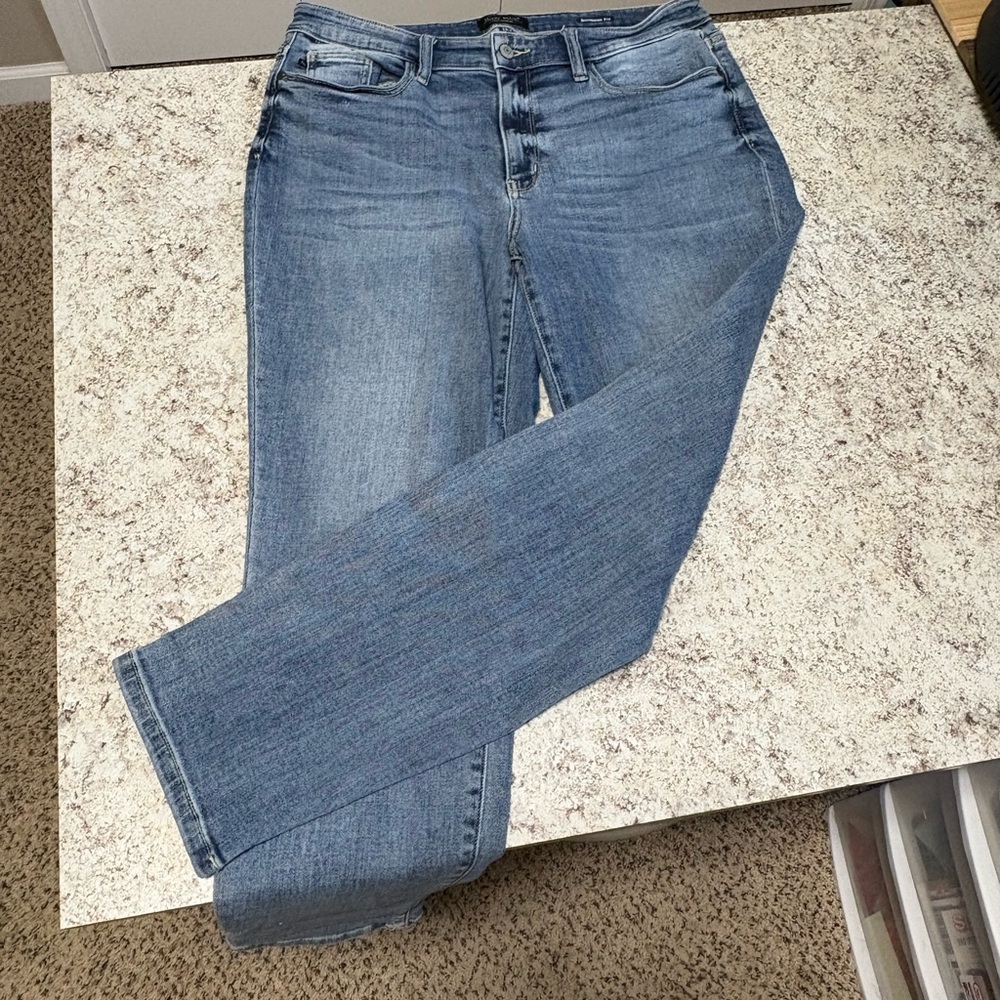 Silver capri Jeans Women's Straight Leg in Blue